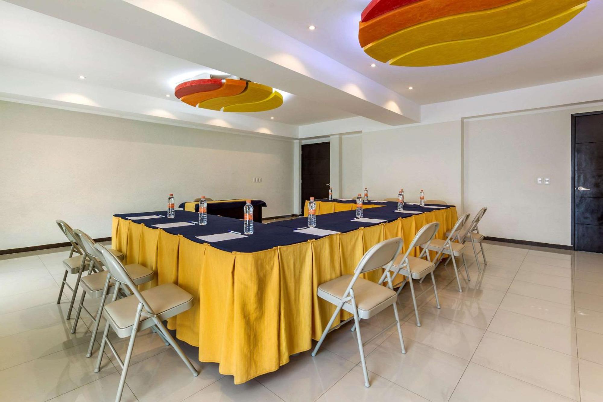 Comfort Inn Cancun Aeropuerto Ngoại thất bức ảnh