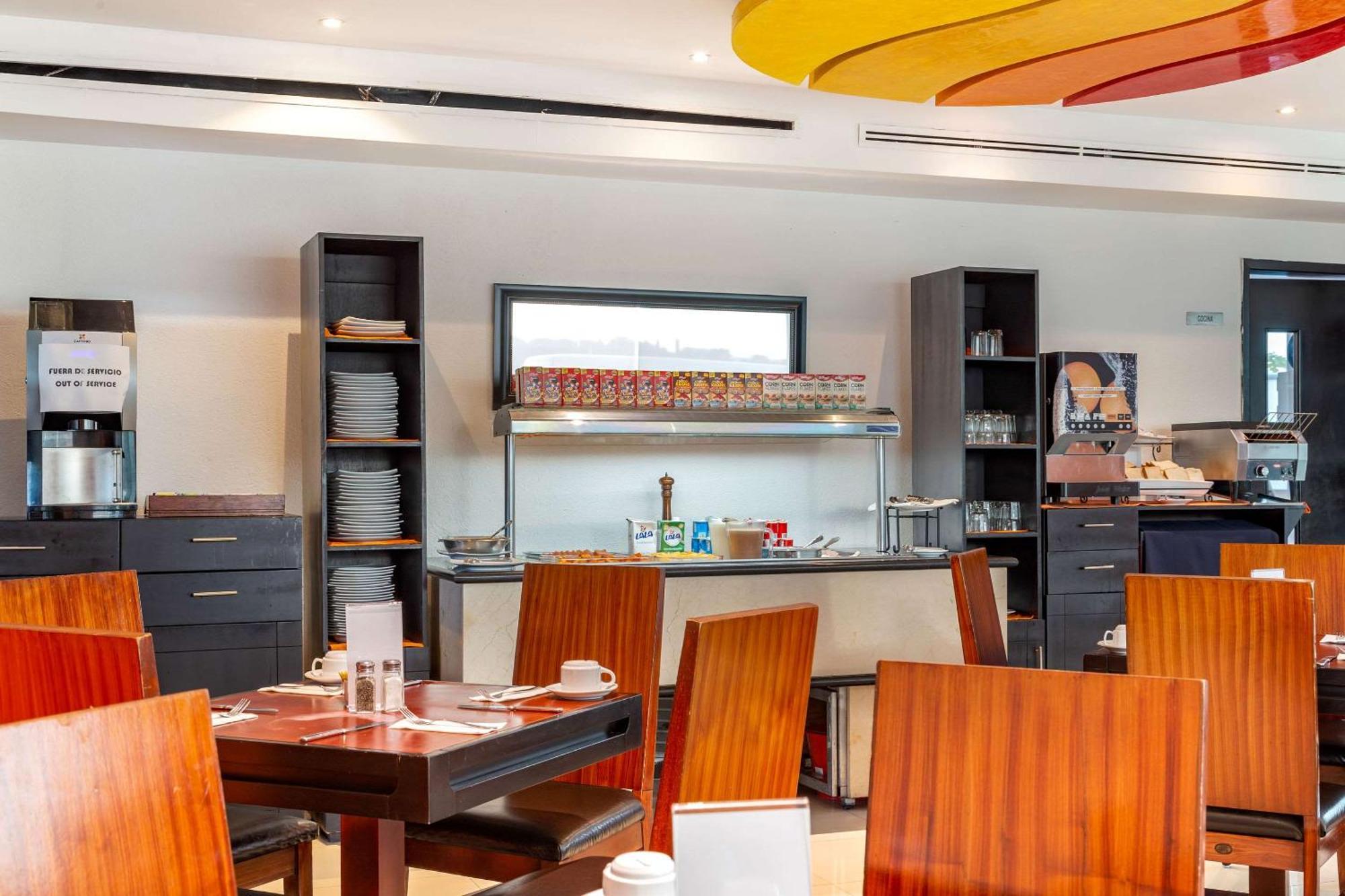 Comfort Inn Cancun Aeropuerto Ngoại thất bức ảnh